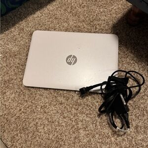 HP white Laptop